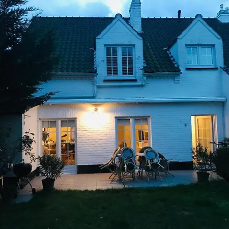 Villa Zee Vakantievilla Begijnhof 5 De Haan *